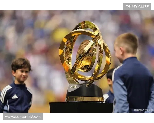 登贝莱双响建功，巴黎圣日耳曼3-0胜里尔登顶积分榜